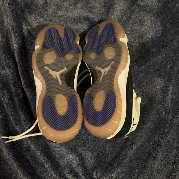 Jordan 11 Concord - Picture 3 of 4